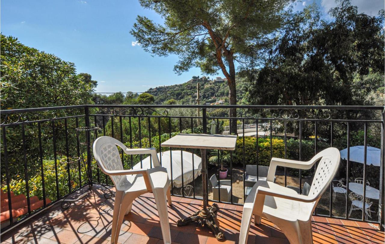 1 Bedroom Lovely Home In Μεντόν Εξωτερικό φωτογραφία